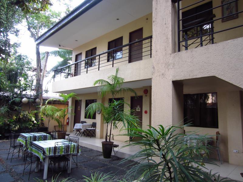 11Th Street Bed And Breakfast Bacolod Exteriör bild
