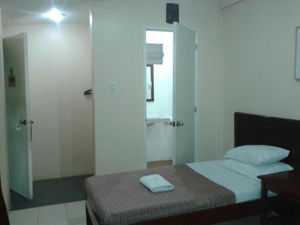 11Th Street Bed And Breakfast Bacolod Exteriör bild