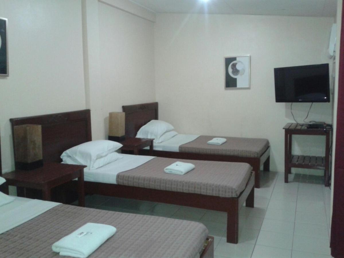 11Th Street Bed And Breakfast Bacolod Rum bild