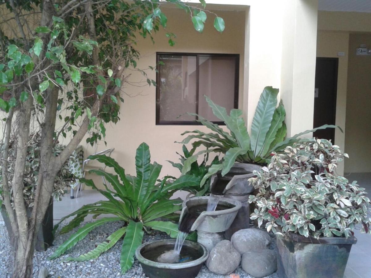 11Th Street Bed And Breakfast Bacolod Exteriör bild